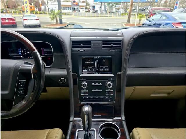 2015 Lincoln Navigator Standard