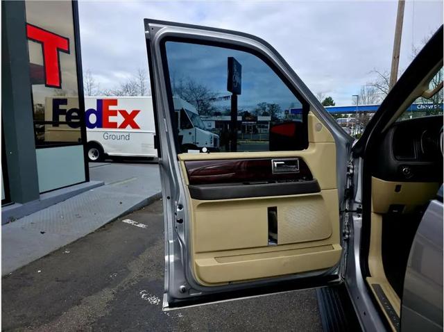 2015 Lincoln Navigator Standard
