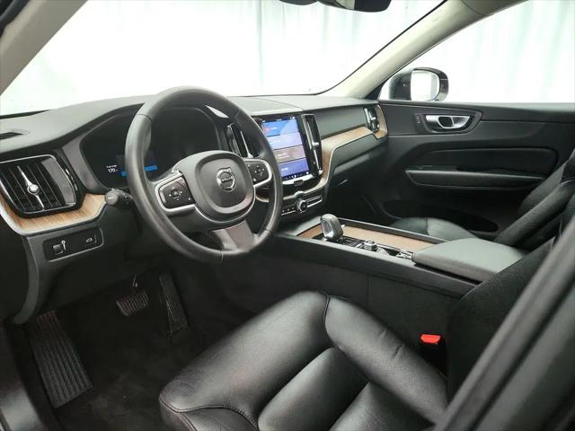 2022 Volvo XC60 B5 Momentum