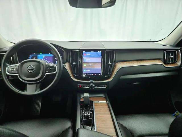 2022 Volvo XC60 B5 Momentum