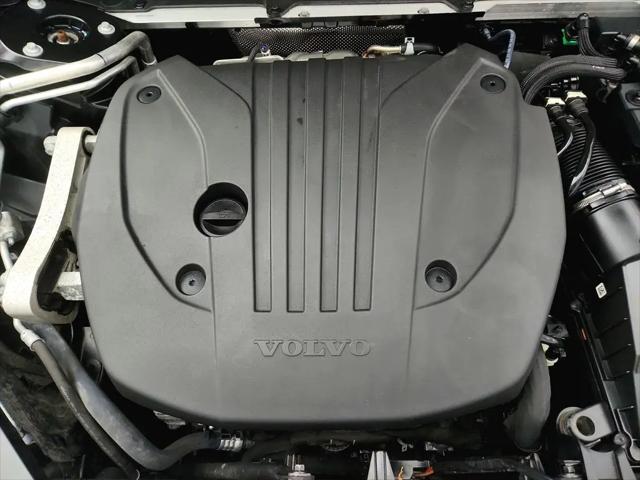 2022 Volvo XC60 B5 Momentum