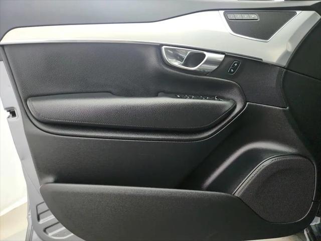 2016 Volvo XC90 T5 Momentum