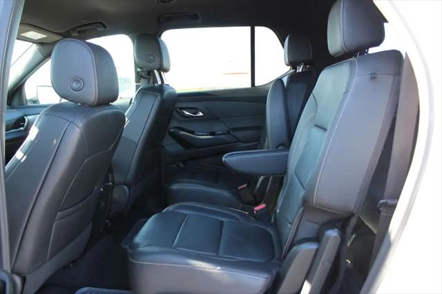 2023 Chevrolet Traverse FWD LT Leather
