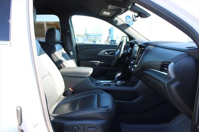 2023 Chevrolet Traverse FWD LT Leather