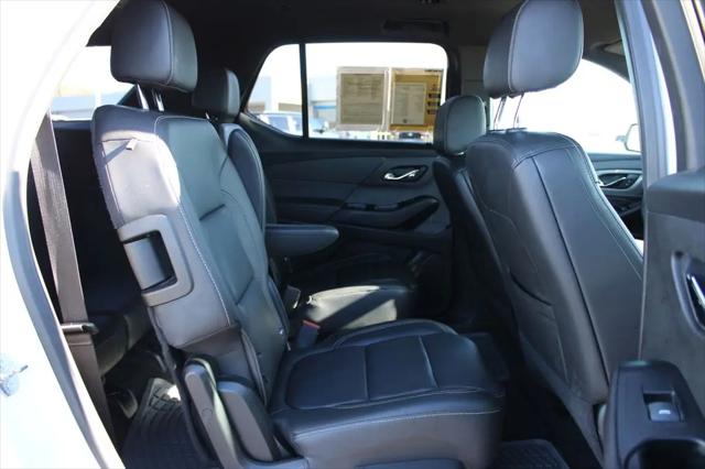 2023 Chevrolet Traverse FWD LT Leather