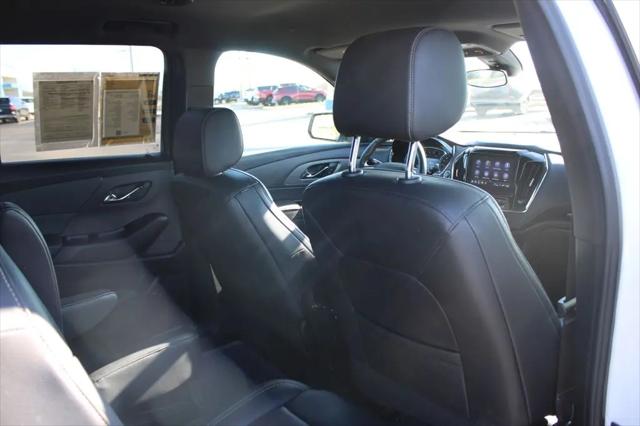 2023 Chevrolet Traverse FWD LT Leather