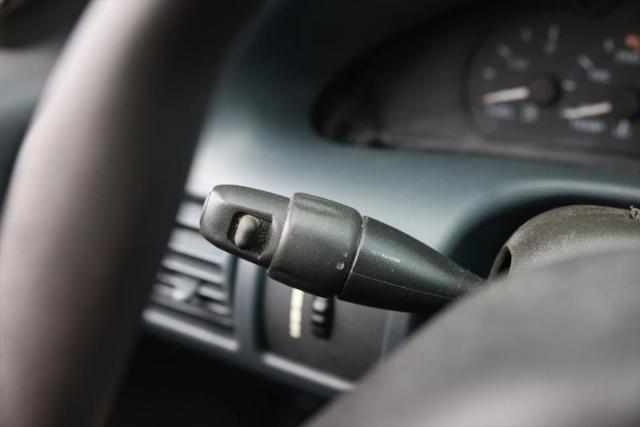 2005 Chevrolet Cavalier Base
