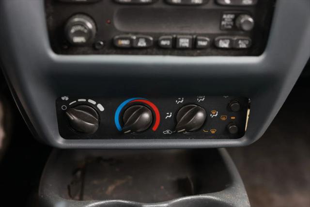 2005 Chevrolet Cavalier Base