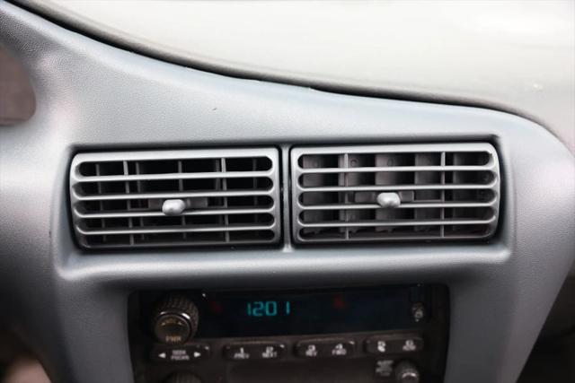 2005 Chevrolet Cavalier Base