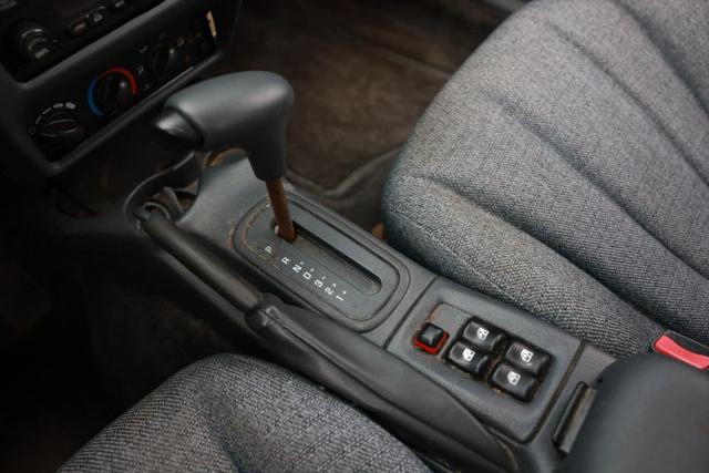 2005 Chevrolet Cavalier Base