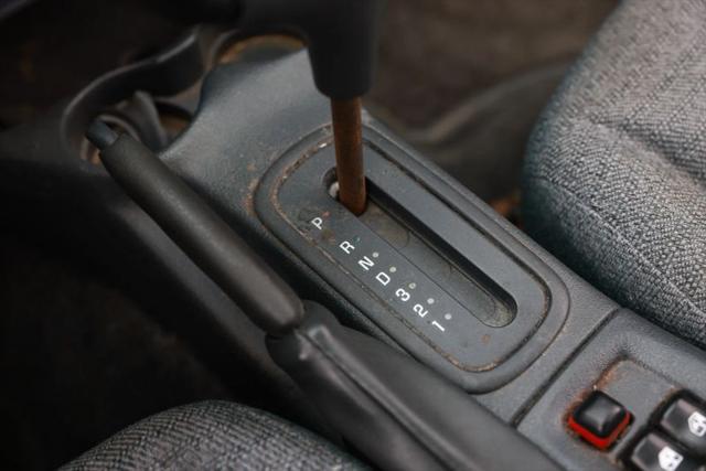 2005 Chevrolet Cavalier Base