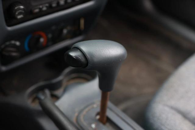2005 Chevrolet Cavalier Base