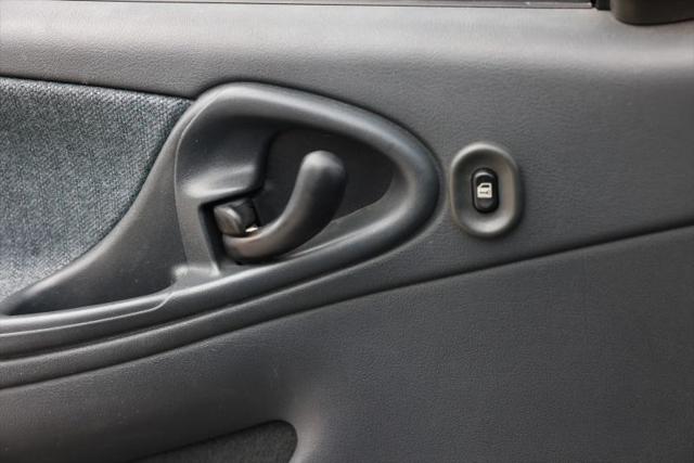 2005 Chevrolet Cavalier Base