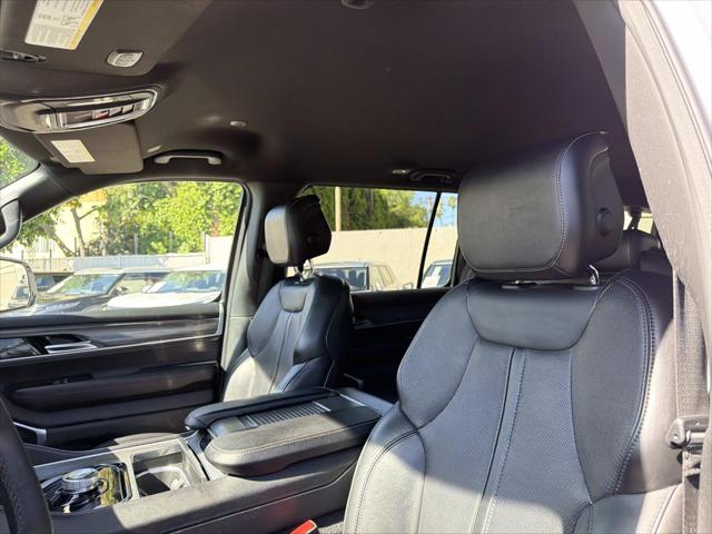 2024 Jeep Wagoneer Series II 4x2