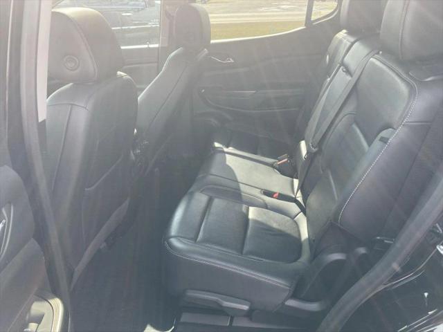 2023 GMC Acadia AWD SLT