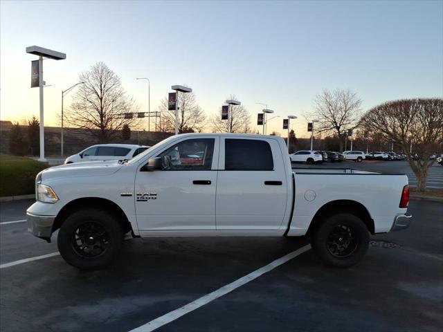 2022 Ram 1500 Classic SLT 4X4 CREW CAB 57  BOX