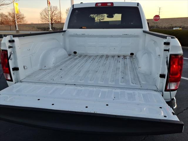 2022 Ram 1500 Classic SLT 4X4 CREW CAB 57  BOX