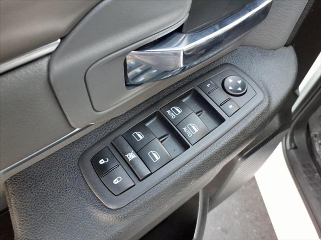 2022 Ram 1500 Classic SLT 4X4 CREW CAB 57  BOX