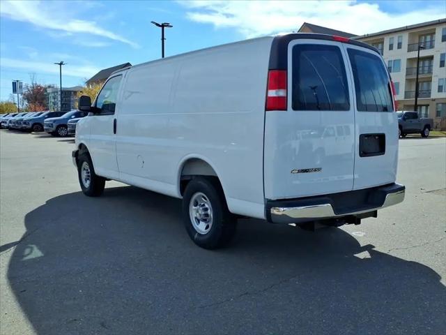 2026 Chevrolet Express Cargo Van 2500 Extended Wheelbase, WT, RWD