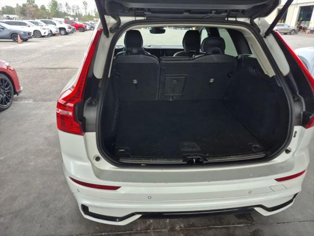 2023 Volvo XC60 B5 Plus Dark Theme