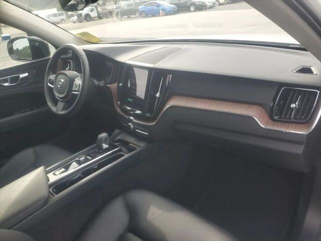2023 Volvo XC60 B5 Plus Dark Theme