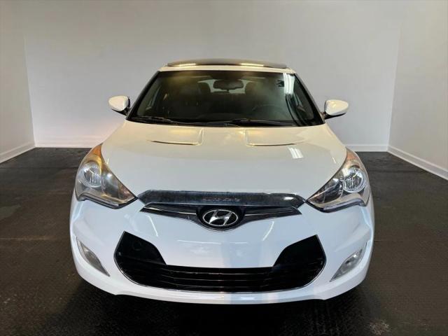 2013 Hyundai Veloster Base w/Black