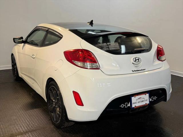 2013 Hyundai Veloster Base w/Black