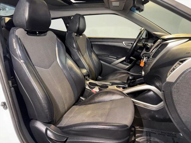 2013 Hyundai Veloster Base w/Black
