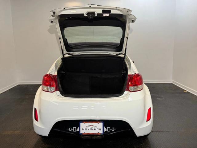 2013 Hyundai Veloster Base w/Black