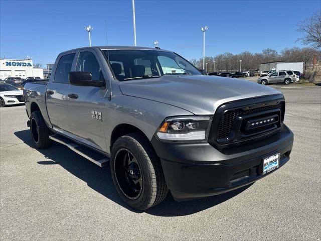 2022 RAM 1500 Classic Tradesman Crew Cab 4x4 57 Box