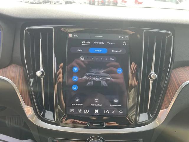 2025 Volvo V60 Cross Country Plus, B5 AWD Gas (mild hybrid)