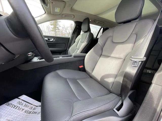 2025 Volvo V60 Cross Country Plus, B5 AWD Gas (mild hybrid)