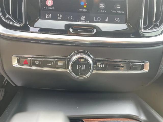 2025 Volvo V60 Cross Country Plus, B5 AWD Gas (mild hybrid)