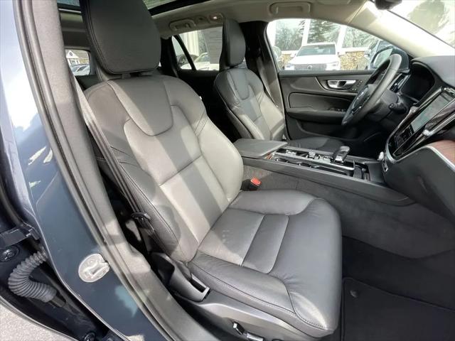 2025 Volvo V60 Cross Country Plus, B5 AWD Gas (mild hybrid)