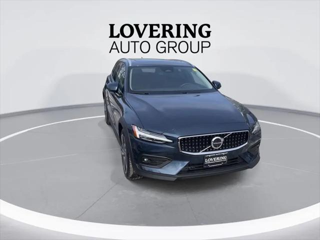 2025 Volvo V60 Cross Country Plus, B5 AWD Gas (mild hybrid)
