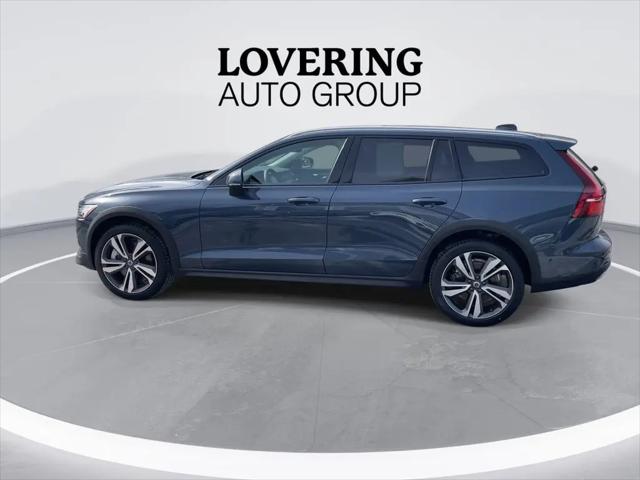 2025 Volvo V60 Cross Country Plus, B5 AWD Gas (mild hybrid)