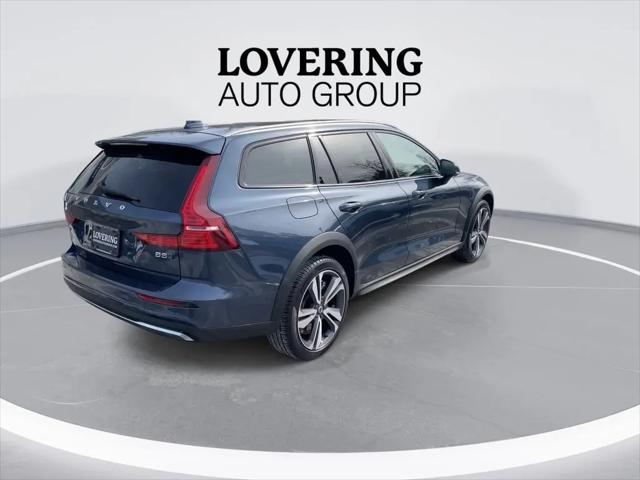 2025 Volvo V60 Cross Country Plus, B5 AWD Gas (mild hybrid)