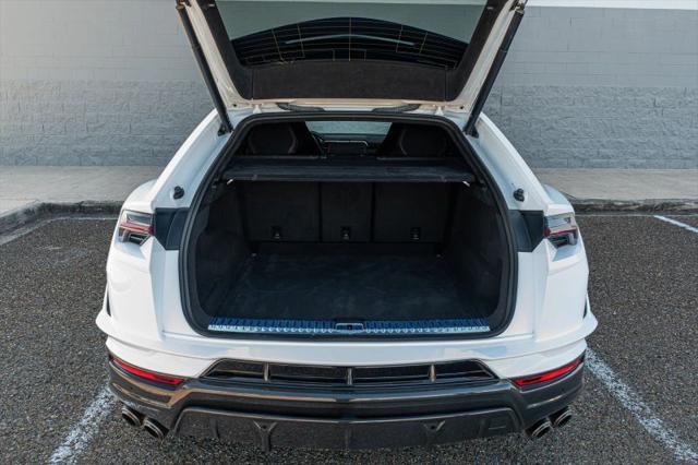 2023 Lamborghini Urus Performante