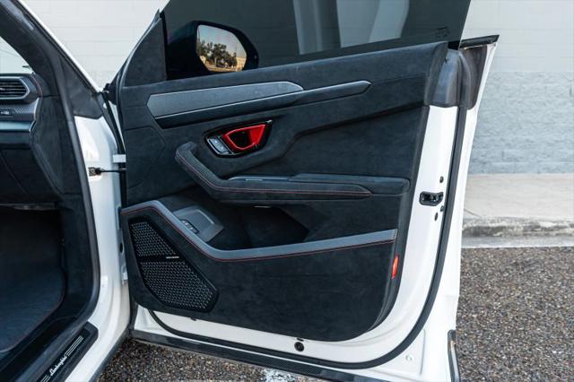 2023 Lamborghini Urus Performante