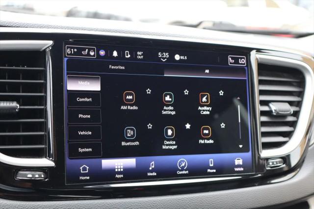 2022 Chrysler Pacifica Touring L