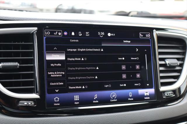2022 Chrysler Pacifica Touring L