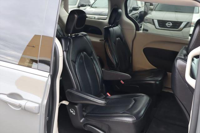 2022 Chrysler Pacifica Touring L