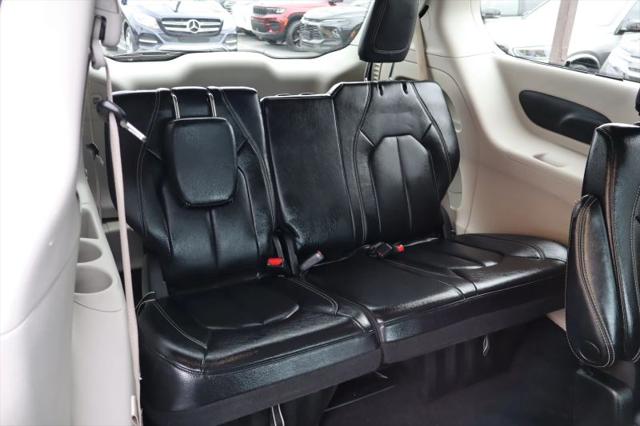 2022 Chrysler Pacifica Touring L