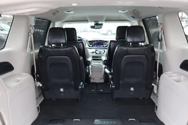2022 Chrysler Pacifica Touring L