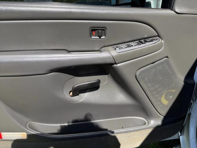 2004 Chevrolet Silverado 3500 LS