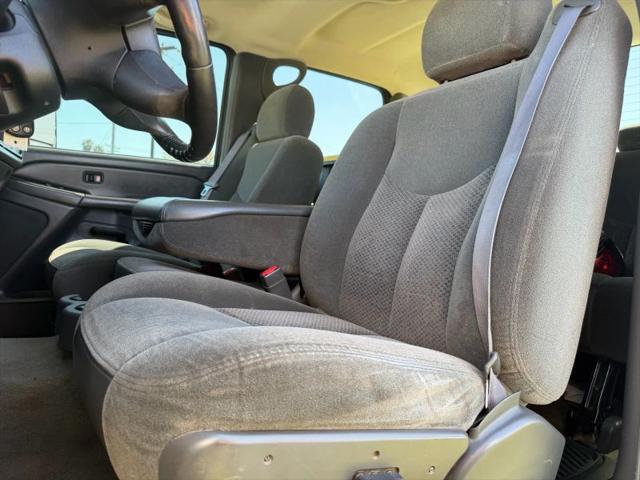 2004 Chevrolet Silverado 3500 LS