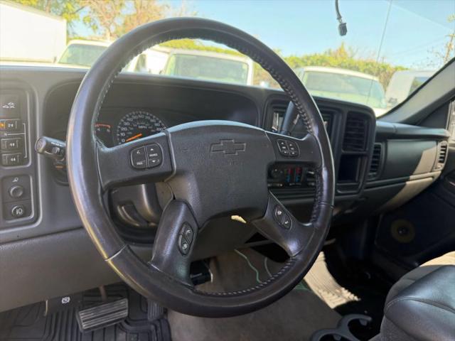2004 Chevrolet Silverado 3500 LS