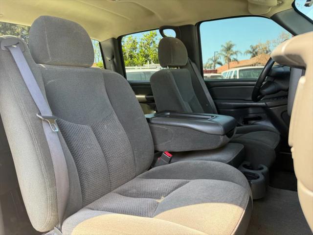 2004 Chevrolet Silverado 3500 LS