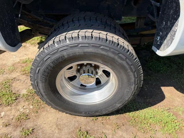 2004 Chevrolet Silverado 3500 LS