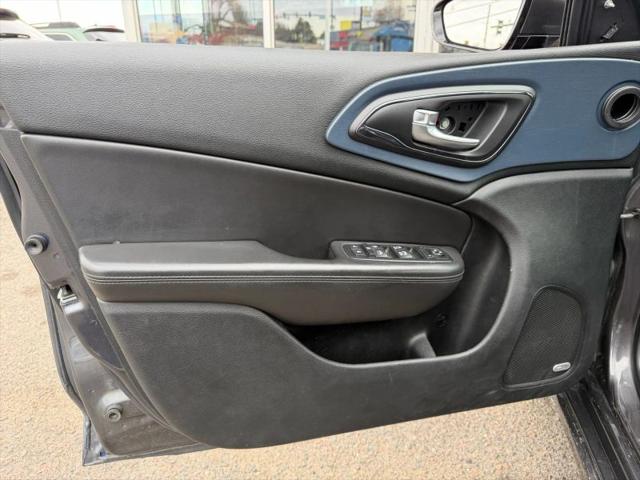 2015 Chrysler 200 S